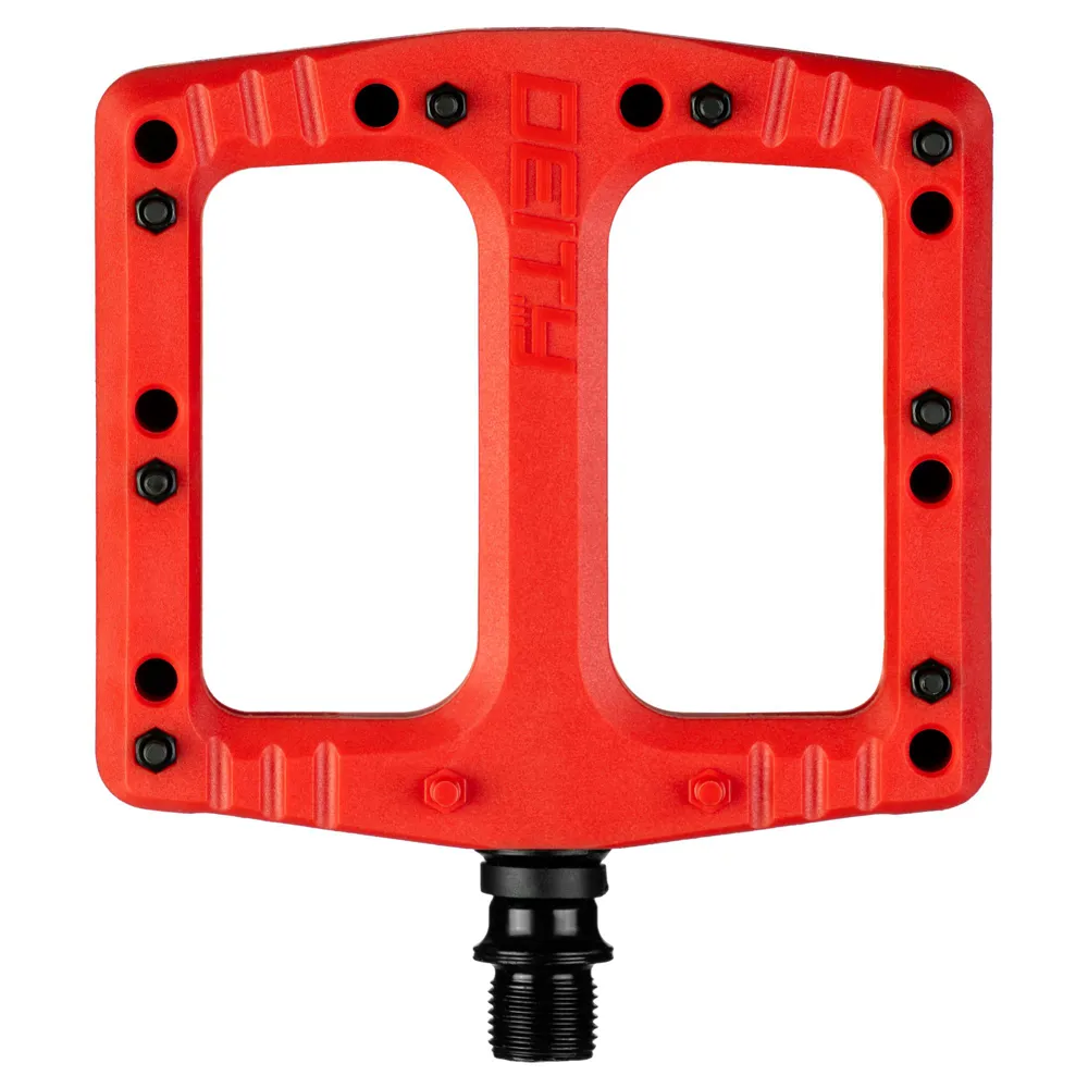 Deity Deftrap Flat Pedals in - Red
