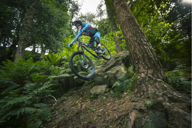 2018 Whyte G-170 RS Gravity Enduro Full Suspension Mountain Bike-11