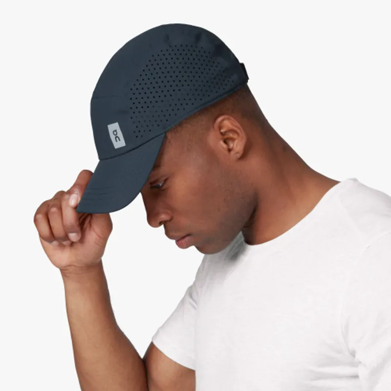 On Lightweight Run Cap - Navy Blue