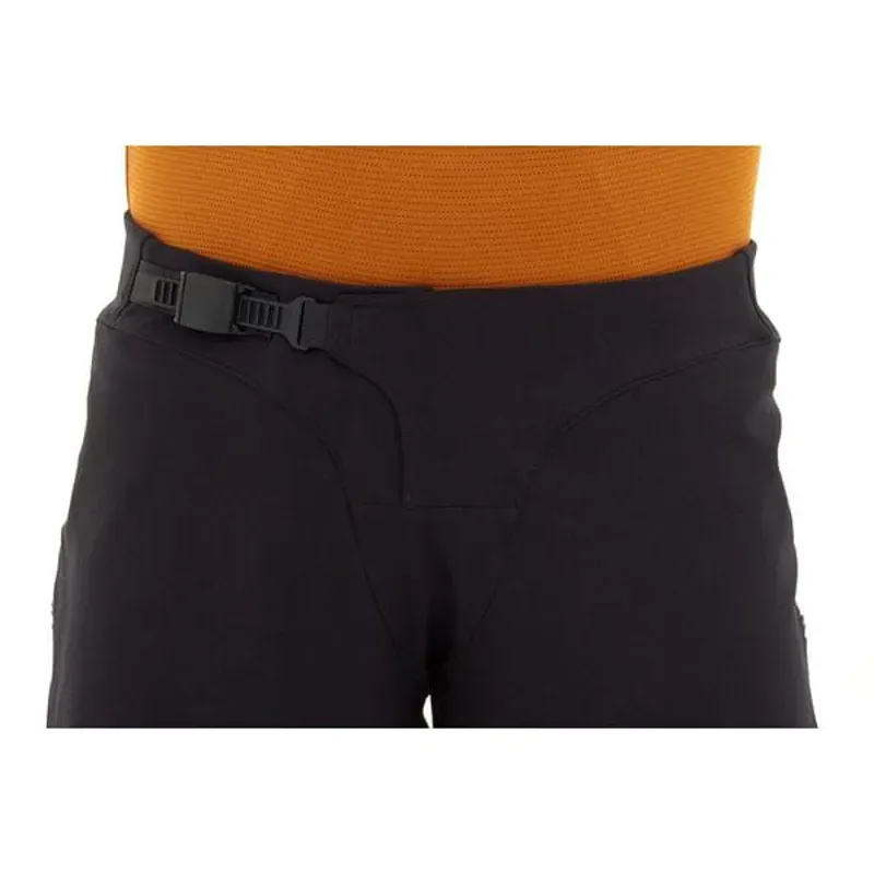 Madison Flux DWR Stretch Trail Shorts - Black-2