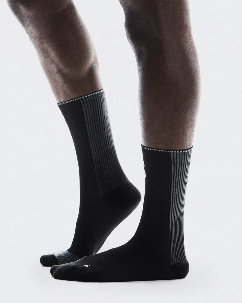 On Running Performance Run Sock High - Black  Eclipse-1