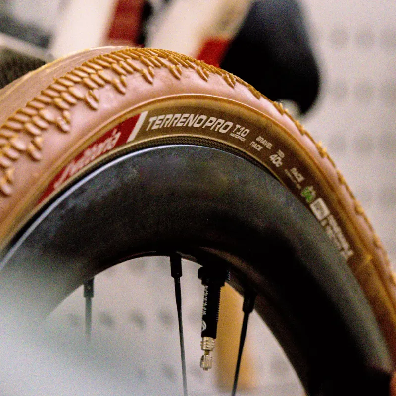 Vittoria Terreno Pro T10 Hardpack Gravel Race TLR Tyre - 700x35c Brown-2