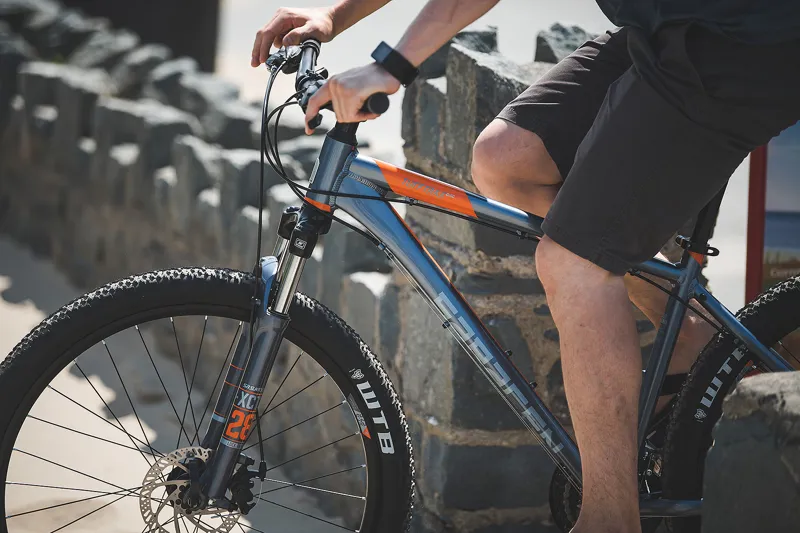 saracen tufftrax 2016