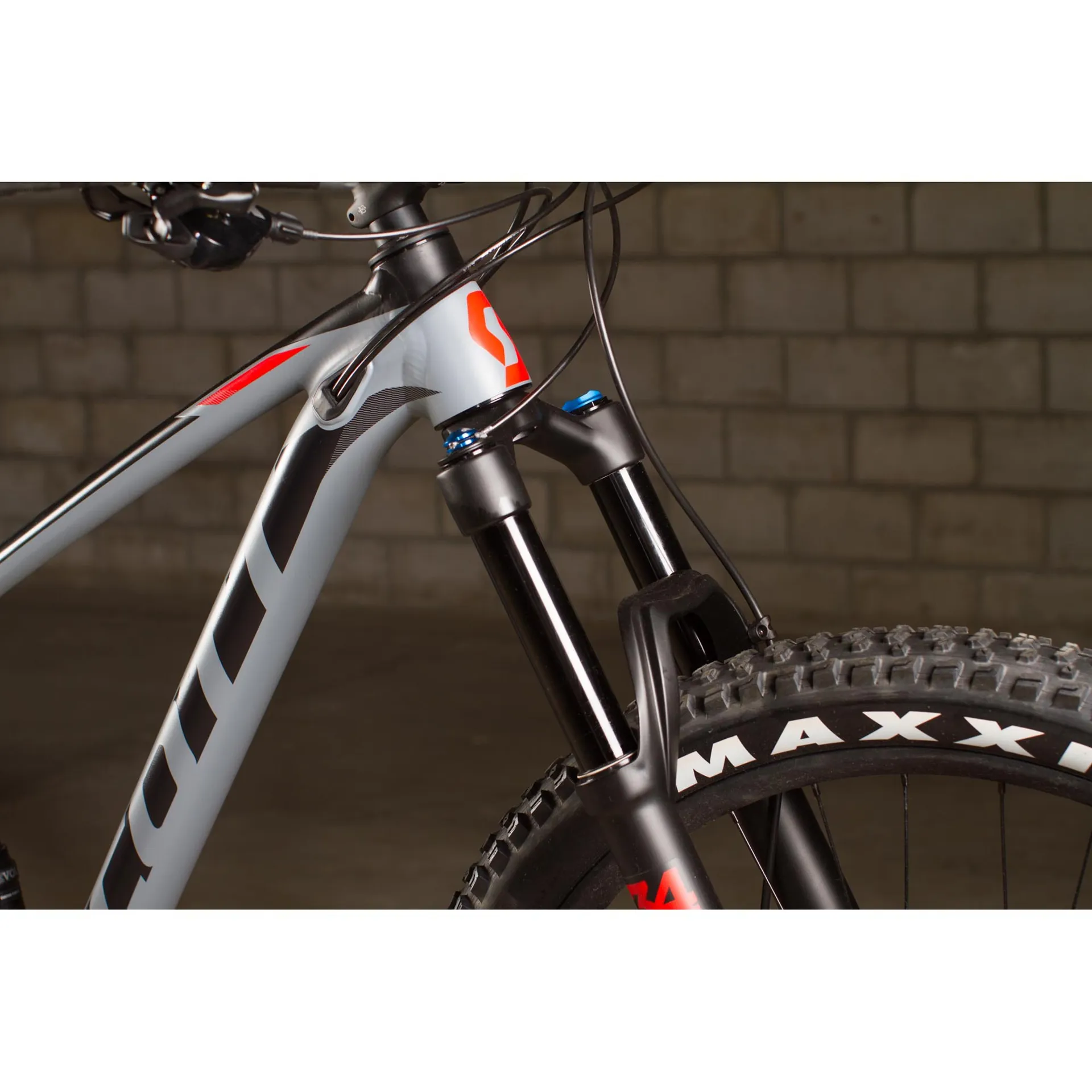 2018 Scott Spark 720 27.5 Full Plus Suspension Mountain Bike