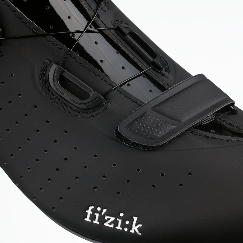 Fizik R5 Tempo Overcurve Road Shoe in Black-3