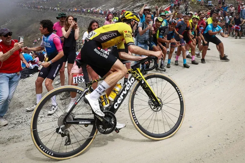 Vittoria Corsa Pro 700x26c G2.0 Clincher Tyre - Black Tan-2